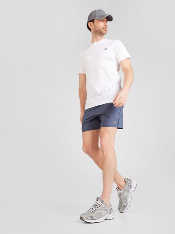 new balance Regular Sportshorts 'Core Run 5' in Grau