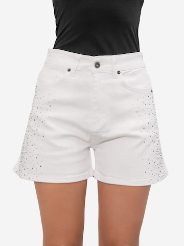 Bigdart Trousers 'Shorts' in White: front