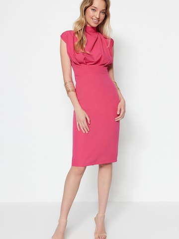 Trendyol Sheath dress in Pink