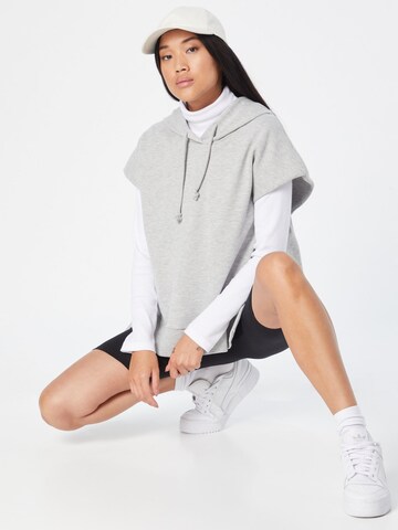 Sweat-shirt 'Olga' Gina Tricot en gris