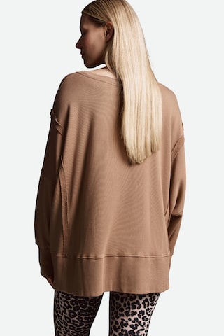 Cotton Candy Sweatshirt in Braun