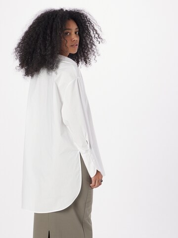 Sisley - Blusa en blanco