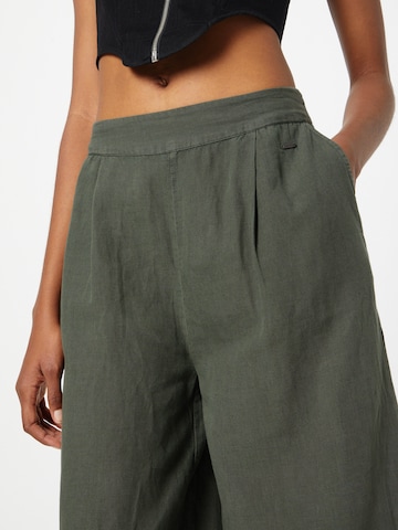 Pepe Jeans Zvonové kalhoty Kalhoty 'Feva' – zelená