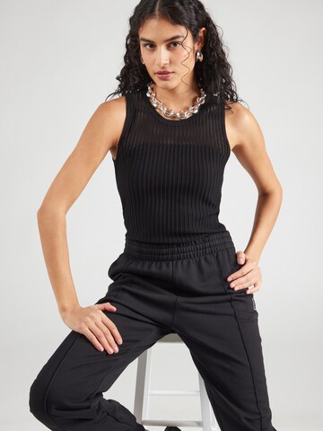 DKNY Плетен топ в черно: отпред