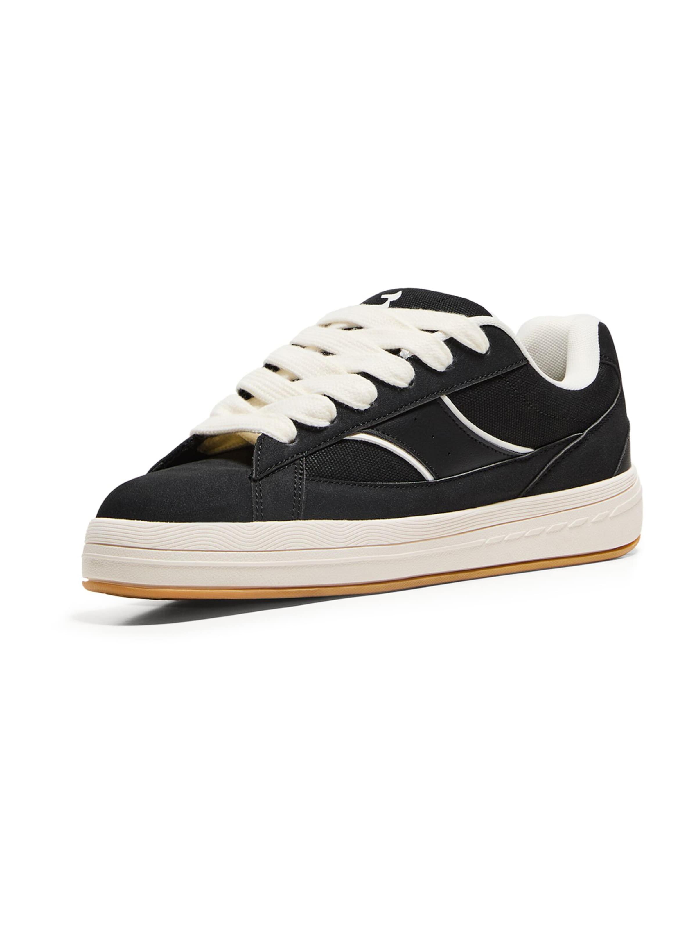 Bershka Trampki niskie w kolorze czarny: przód