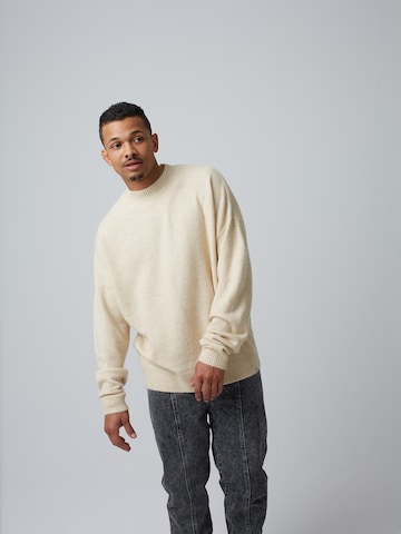 ABOUT YOU x Benny Cristo Sweater 'Alessio' in Beige: front