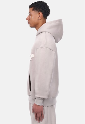 Dropsize Sweatshirt 'EMBO' in Beige