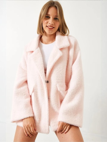 Cappotto invernale di Bianco Lucci in rosa
