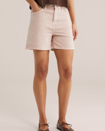 WE Fashion Regular Jeans in Pink: front