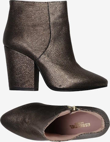 Essentiel Antwerp Dress Boots in 36 in Gold: front