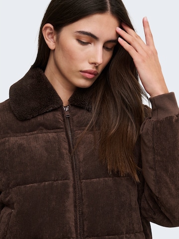 Veste d’hiver 'ONLNICOLINE' ONLY en marron