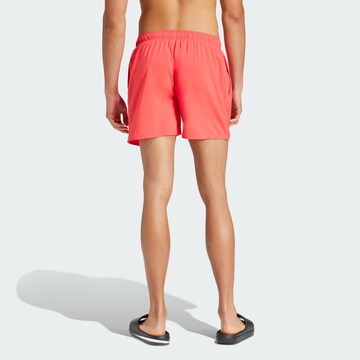ADIDAS SPORTSWEAR - Bermudas 'Water React' en rojo