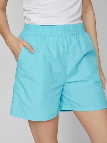 VILA Regular Shorts in Blau