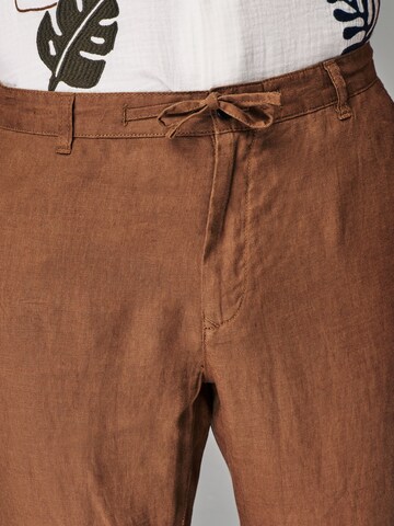 Regular Pantalon Next en marron
