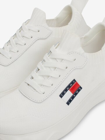 Sneaker low de la Tommy Jeans pe bej