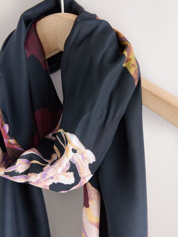 Next Šála – černá