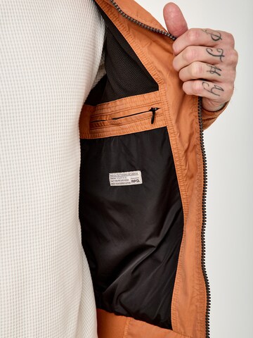 REDPOINT Between-Season Jacket in Orange