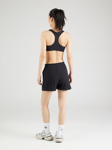 Nike Sportswear Štandardný strih Nohavice - Čierna