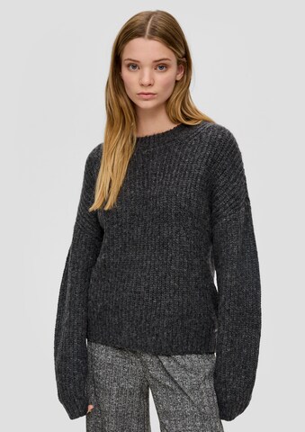 Pull-over QS en gris : devant