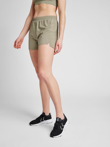 Newline Regular Shorts in Braun: predná strana