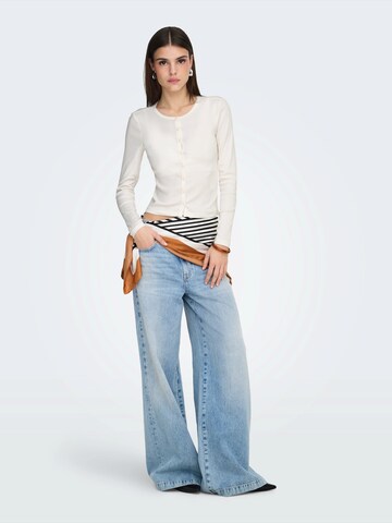 Cardigan 'ONLBETTY' ONLY en blanc