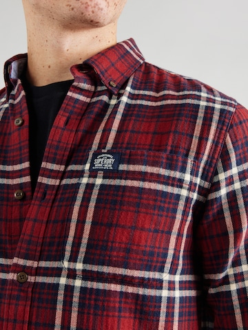 Fit confort Chemise Superdry en rouge