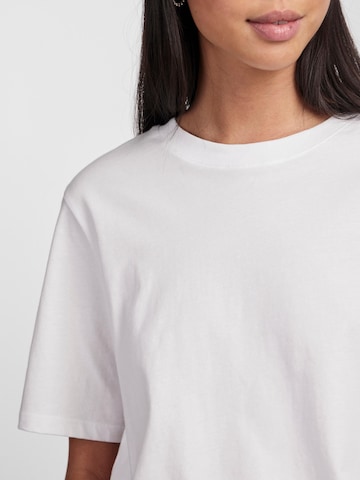 PIECES - Camiseta 'RIA' en blanco