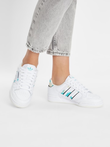 ADIDAS ORIGINALS Σνίκερ χαμηλό 'CONTINENTAL 80' σε λευκό: μπροστά