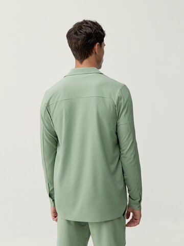 Born Living Yoga Regular fit Athletic Button Up Shirt 'Chubut' in Green
