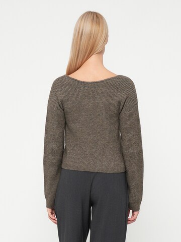 PIECES - Jersey 'PCSILLY' en marrón