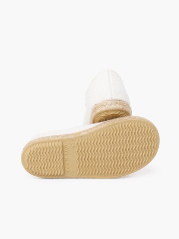 Scarpa bassa di Pisamonas in bianco