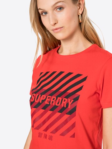 Tricou funcțional de la Superdry pe roșu