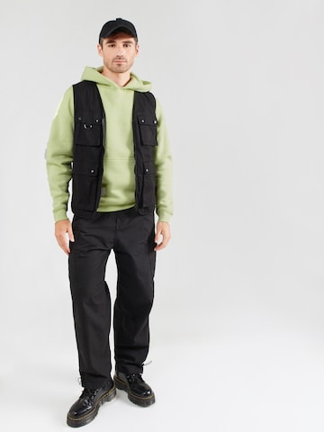 ALPHA INDUSTRIES Sweatshirt in Grün