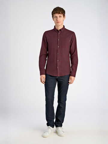 Coupe regular Chemise Lindbergh en rouge