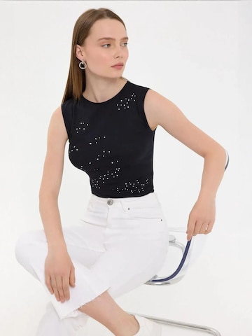 Top di Hiccup in nero