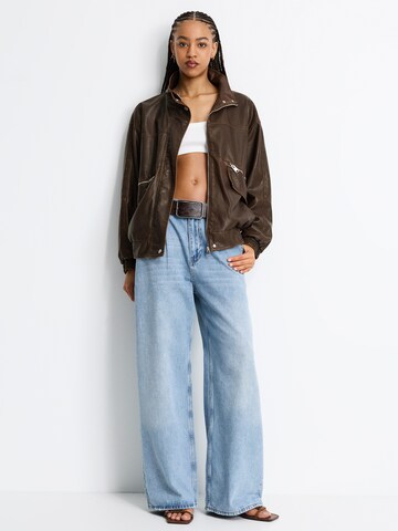 Pull&Bear Přechodná bunda – hnědá