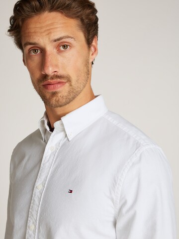 TOMMY HILFIGER Regular fit Srajca | bela barva
