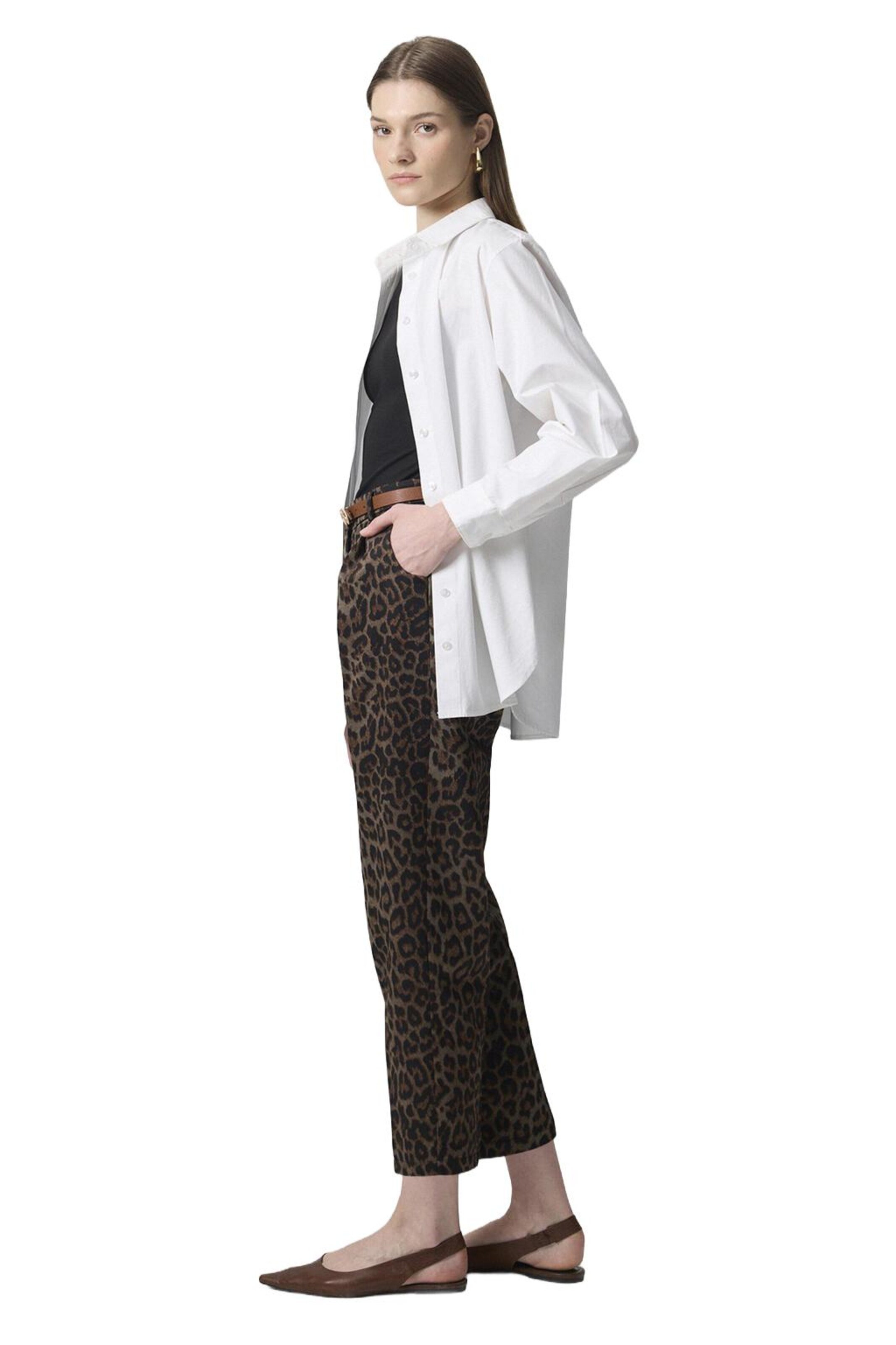 Touche Prive Tapered Pleat-front trousers in Brown