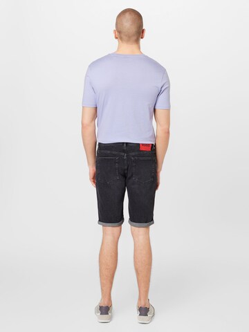 HUGO Red Regular Shorts in Grau