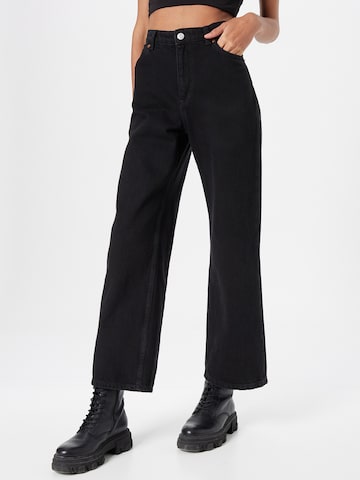 Wide leg Jeans de la Monki pe negru: față