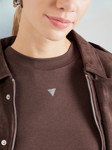 GUESS Tričko 'TINA' – hnědá