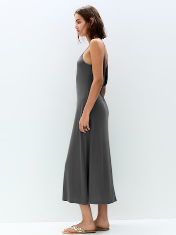 Pull&Bear Kjole i grå