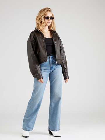 Haut 'Smilla' ABOUT YOU en noir