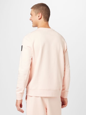 On Sweatshirt in Pink