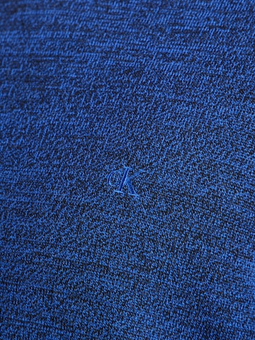 Calvin Klein Regular Пуловер в синьо