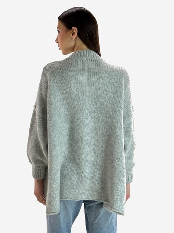 Elara Strickjacke in Grau