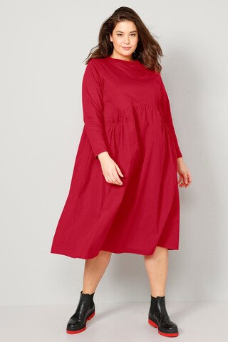 Angel of Style Dress in Red: front