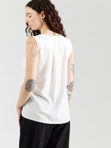 Chemisier MORE & MORE en blanc