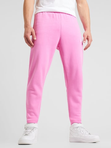 Nike Sportswear Zwężany krój Spodnie 'Club Fleece' w kolorze różowy: przód
