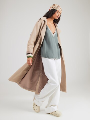 ABOUT YOU Top 'Taira' in Green